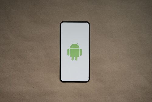 The Impact of Photorealistic Android Mockups on App Marketing